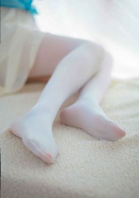 衣袖红镶边