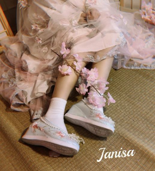 女子监狱里的男医生